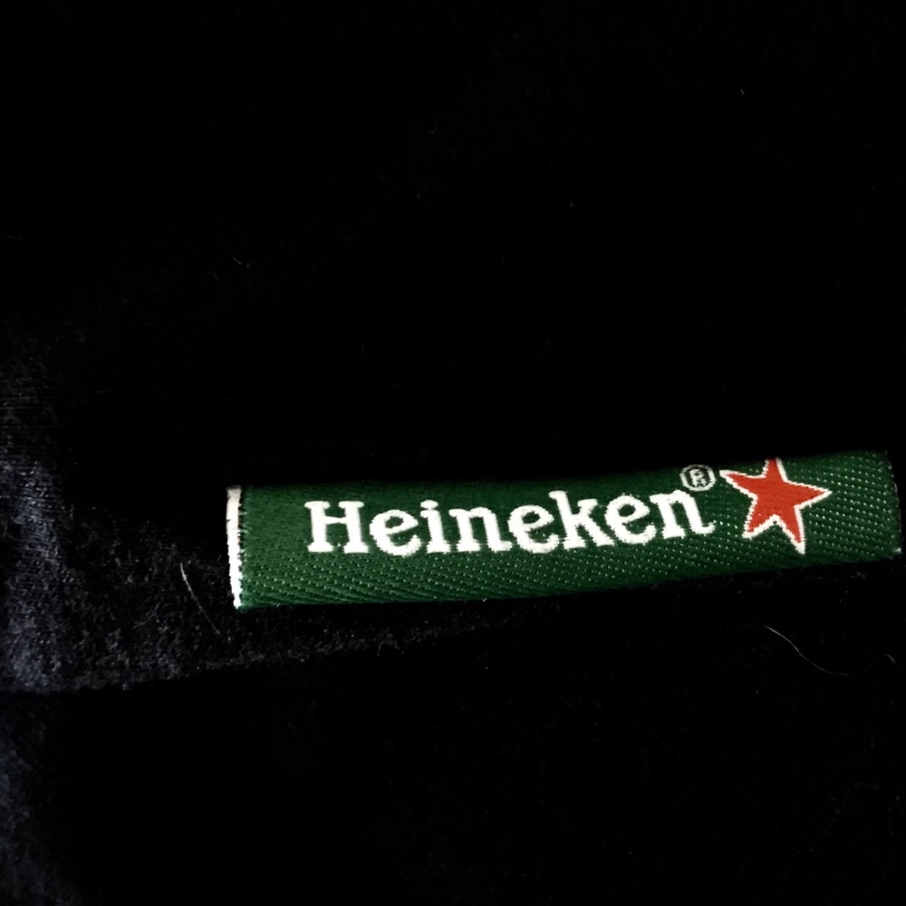 2 Heineken 007 James Bond Near NEW T-Shirts - Picture 4 of 5